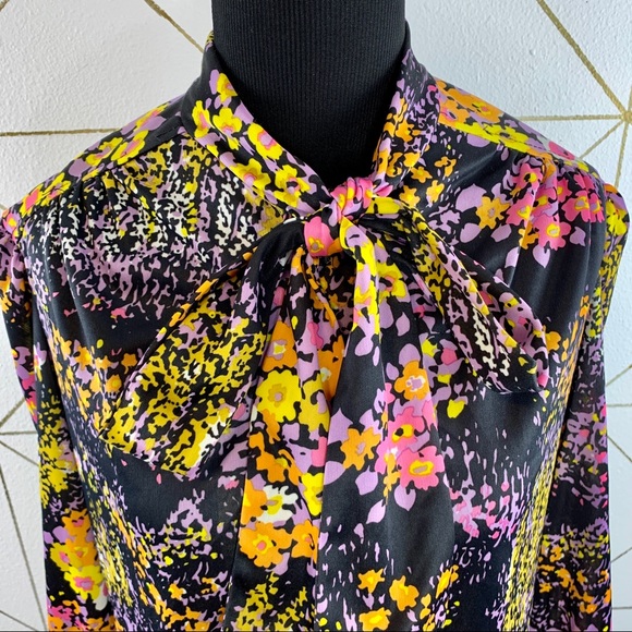 Psychedelic Floral Secretary Dress with Bow Drop Waist with Button details - Picture 6 of 14